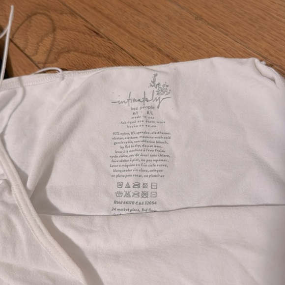 BUNDLE / FREE PEOPLE CROP TOPS - Picture 5 of 5